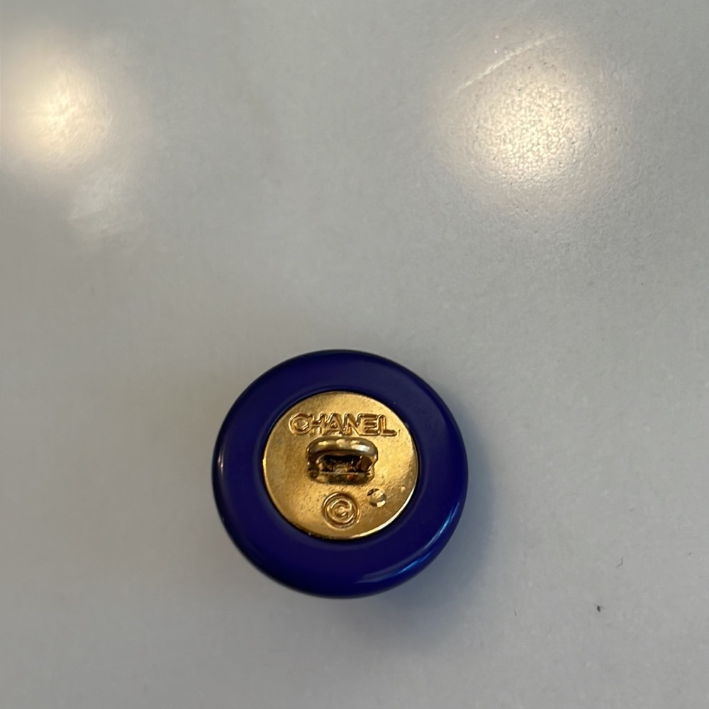 Chanel Indigo Round Gold CC Logo Shank Button - Picture 4 of 7